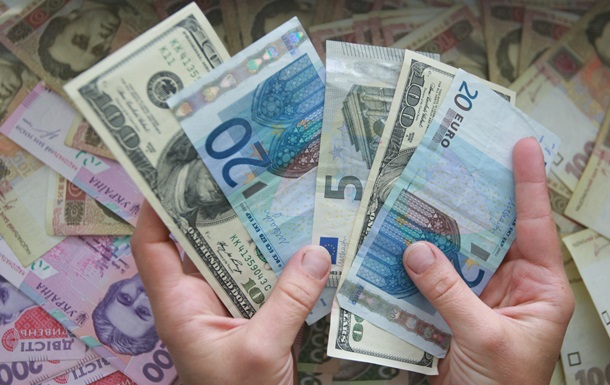 Украинцы в сентябре активно избавлялись от валюты