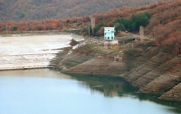 Опубликованы фото мелеющего водохранилища Крыма