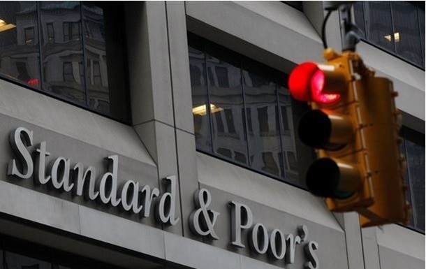 Риск дефолта: S&P понизило кредитный рейтинг РФ